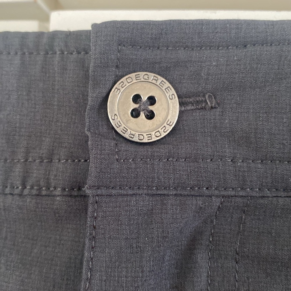 32° Performance Shorts - Picture 2 of 6